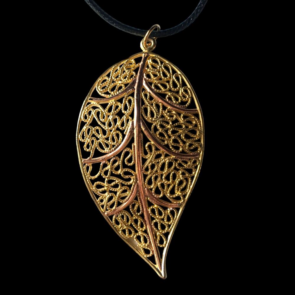 Golden leaf gold tone openwork pendant necklace